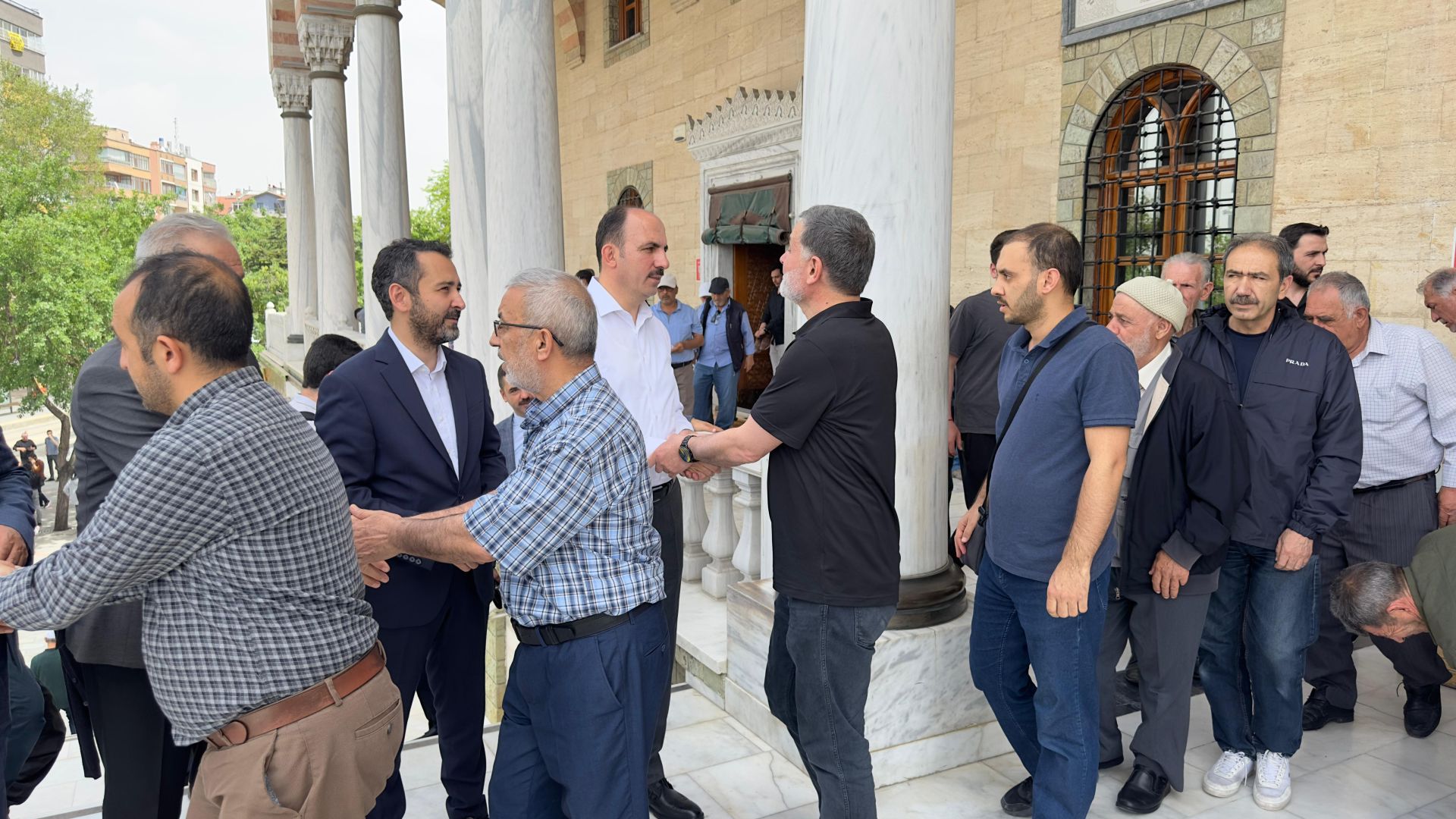 Başkan Altay Hacıveyiszade Camii’nde Vatandaşlarla Buluştu