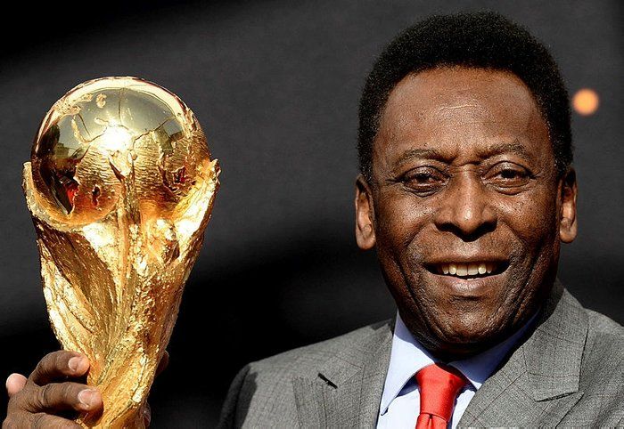 Dünya futbolu yasta! Brezilyalı efsane Pele hayatını kaybetti!