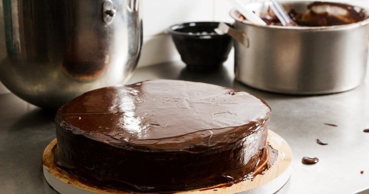 En Lezzetli ve Nefis Ağlayan Kek Tarifi Yapılışı - Evde kolay ve pratik gerçek ağlayan kek nasıl yapılır?