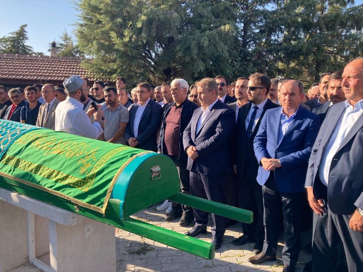 BBP Genel Başkanı Destici, Konya'da cenaze törenine katıldı
