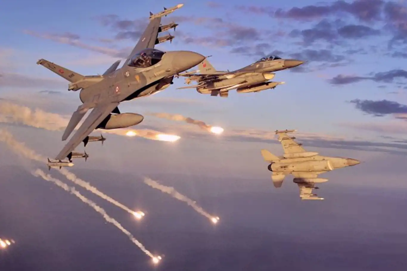 Irak'ın kuzeyine hava harekâtı! 16 hedef imha edildi