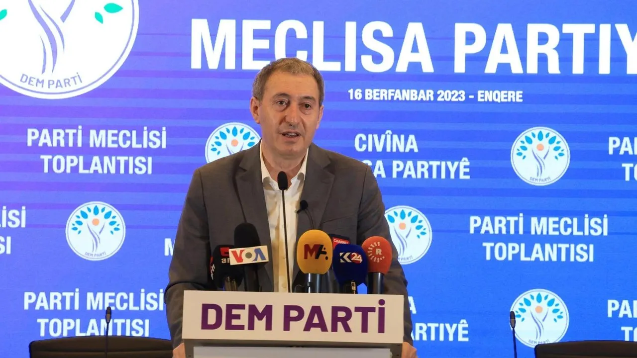 DEM Parti'den Türk milletine alçak tehdit: Tekirdağlı da Trabzonlu da rahat olmayacak