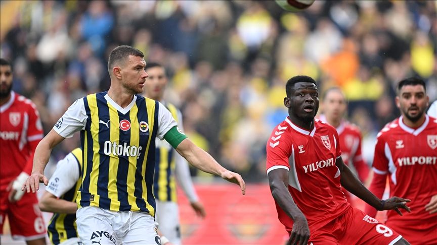 Fenerbahçe'den şampiyonluk yarışında şok puan kaybı