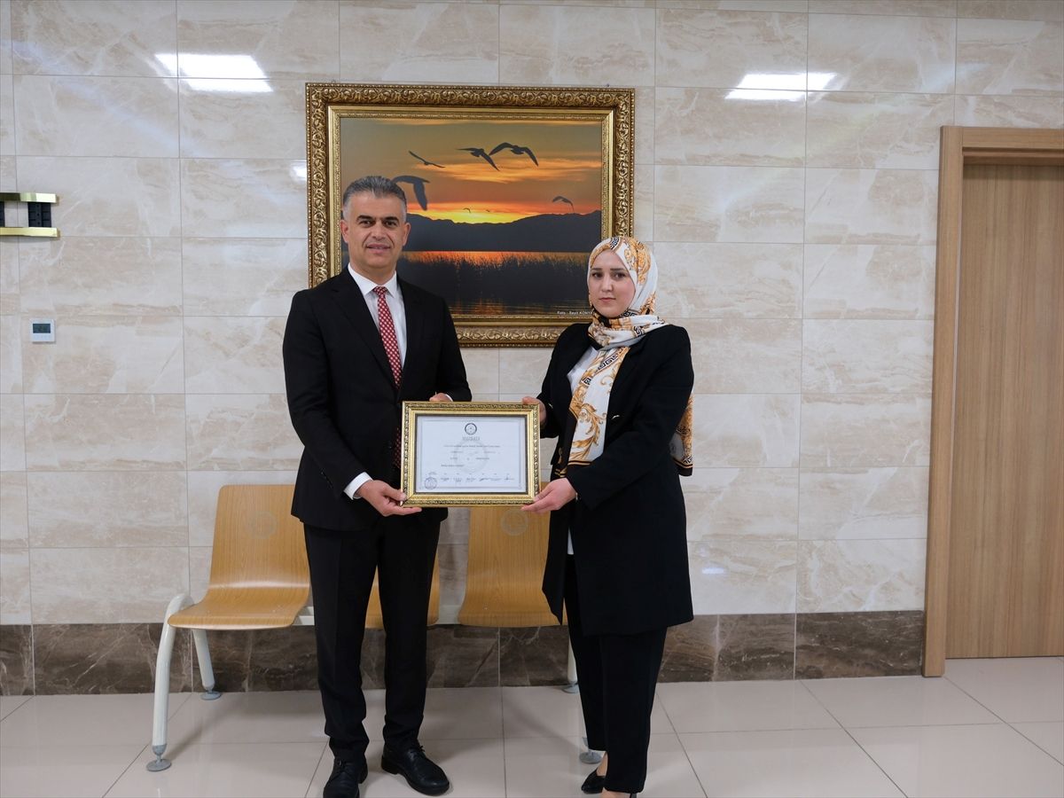 Derebucak Belediye Başkanı Ahmet Kısa mazbatasını aldı