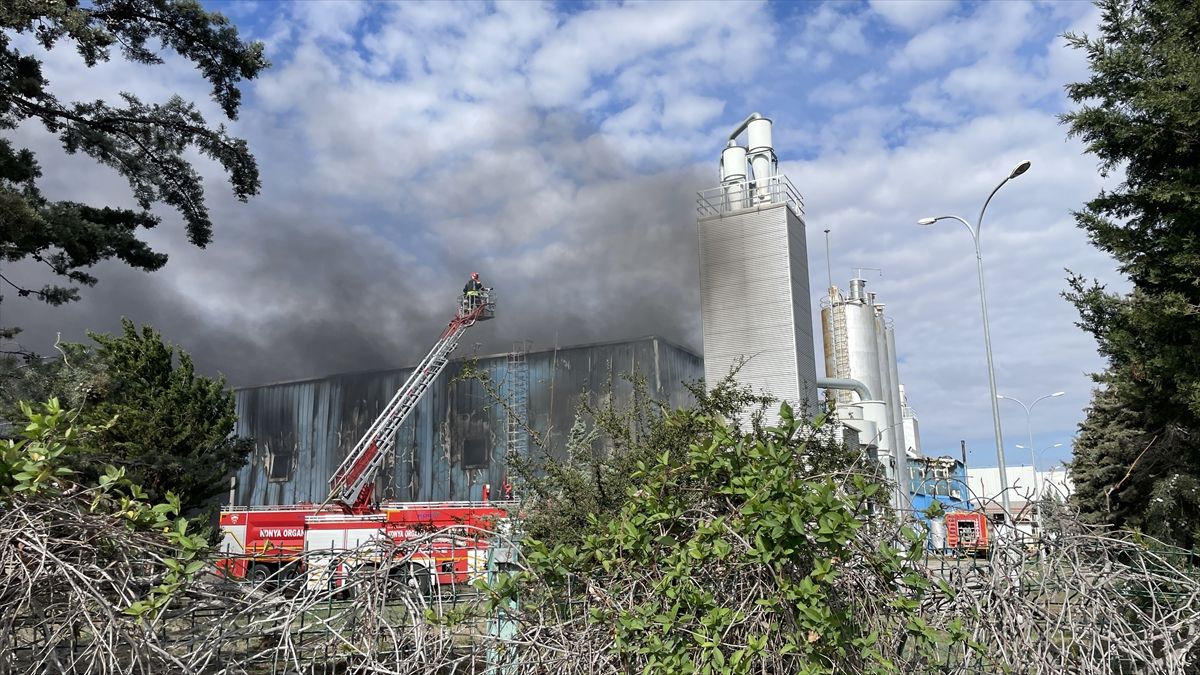 Konya Organize Sanayi Bölgesinde  Sezersan A.Ş'de  korkutan yangın
