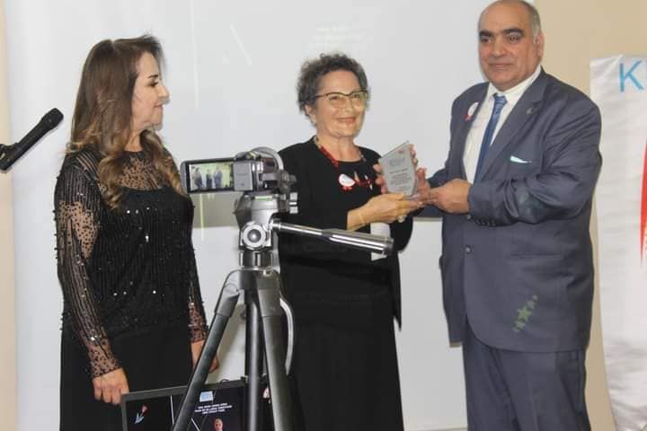 Konyalı Ressam Şerife Türker'e "Yılın Kadın Sanatçısı" Ödülü