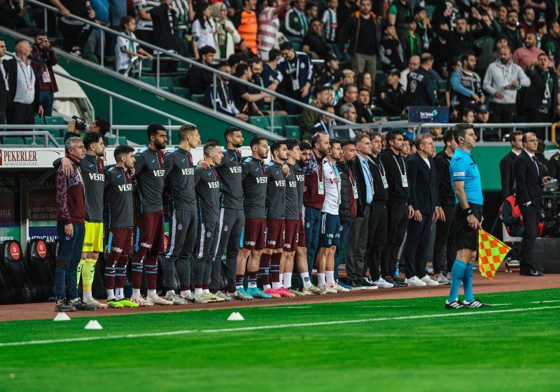 Trabzonsporlu futbolculardan Konya'da protesto!
