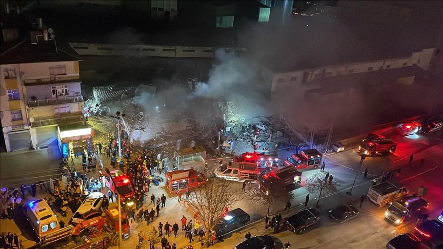 Konya’da çöken binada kolonlar mı kesildi! Detaylara Konya’nın Nabzı ulaştı 