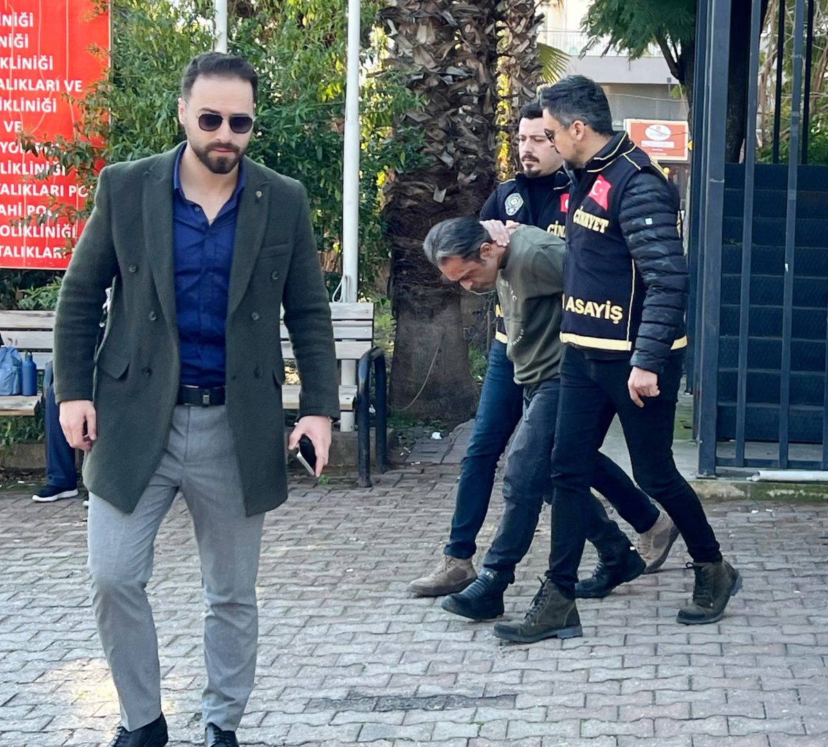 Eski eşini yakarak öldüren sanık, duruşma öncesi hayatını kaybetti