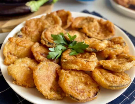 Kahvaltıya farklılık katacak lezzet: Kabaklı Kaygana tarifi bu yöntemle daha lezzetli oluyor!