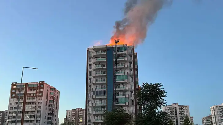 Diyarbakır'daki yangında 3'ü çocuk 4 kişi hayatını kaybetti