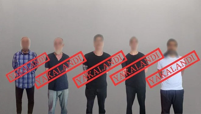 Kırmızı bültenle aranıyorlardı, Türkiye'ye iade edildiler