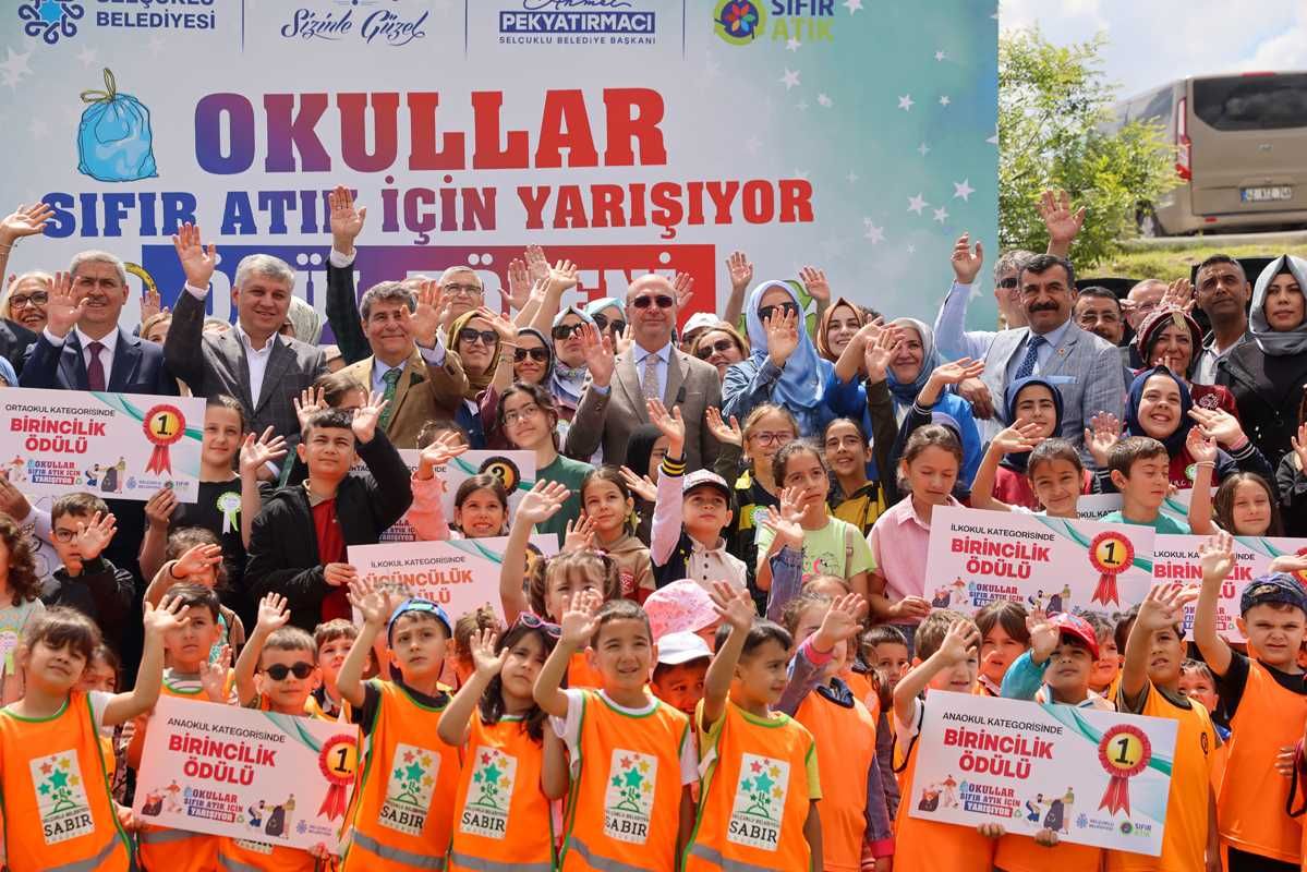 Konya'da “Okullar Arası Sıfır Atık Yarışması”nın Ödül Töreni Selçuklu Seyir Tepesi’nde Gerçekleşti