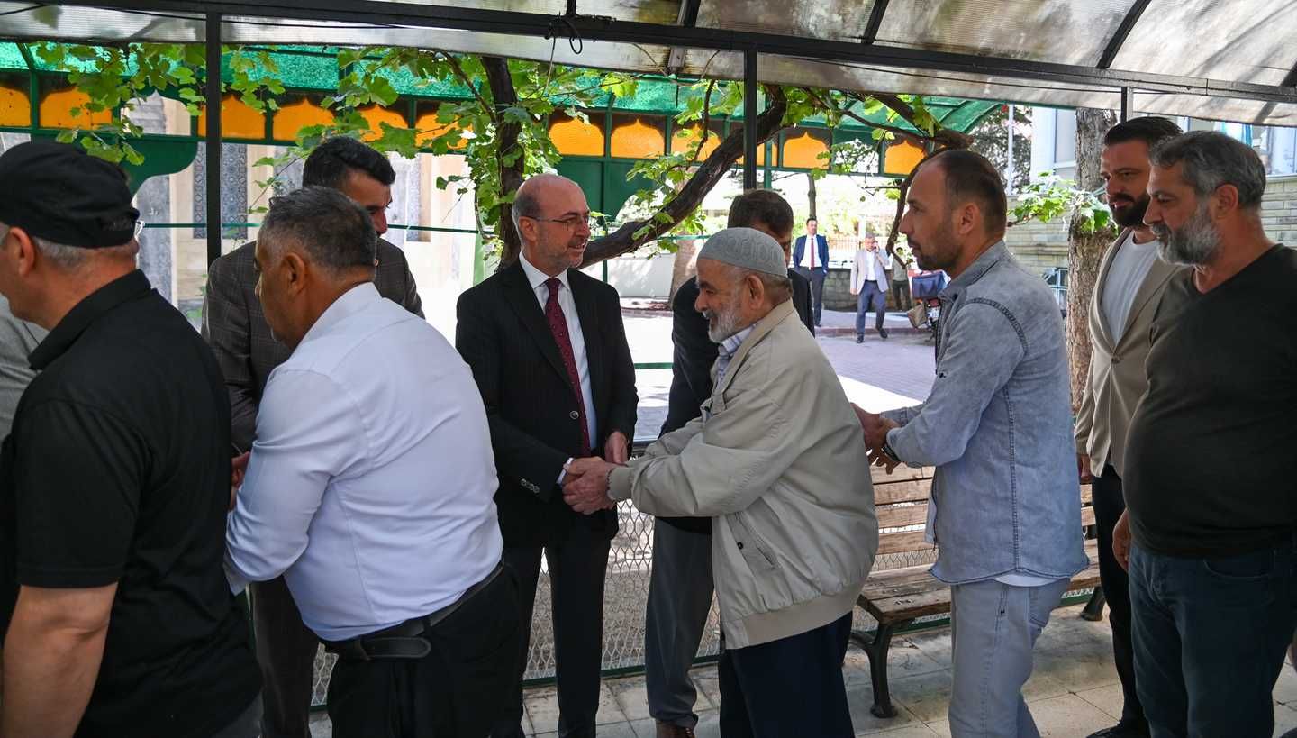Başkan Pekyatırmacı Işıklar Mahallesi’nde Vatandaşlarla Bir Araya Geldi