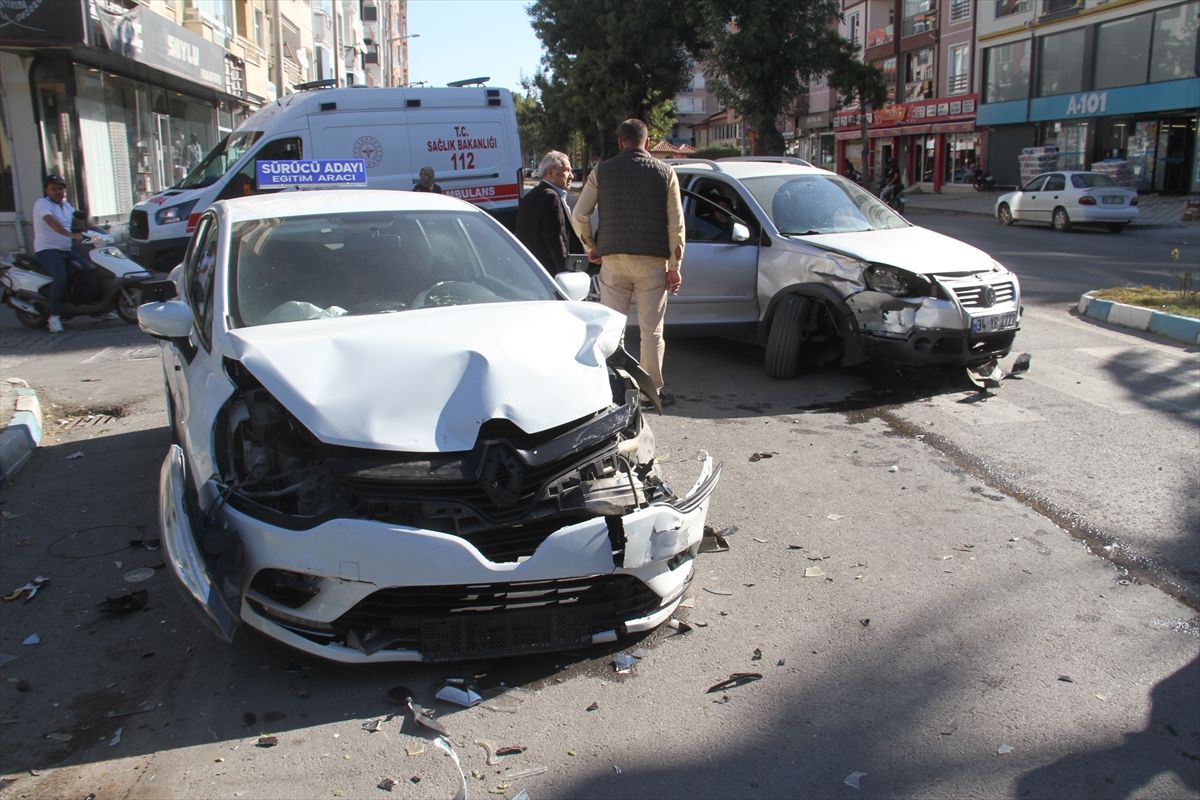 Konya'da trafik kazalarında 6 kişi yaralandı