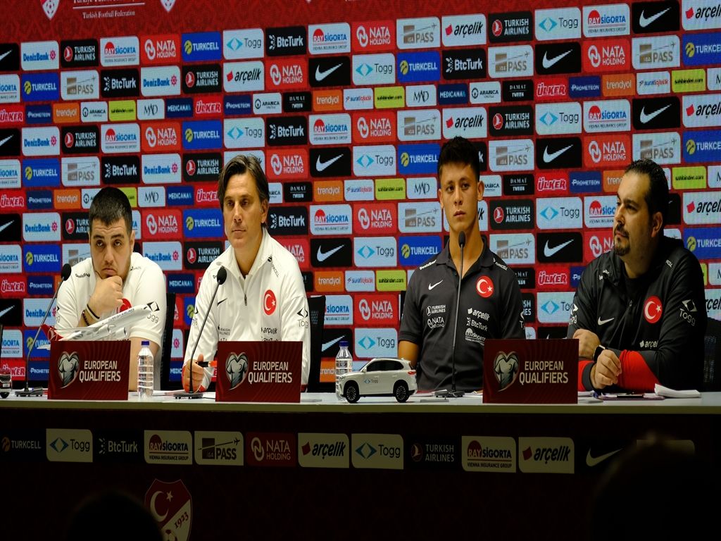 Montella: Sonucu etkileyecek her türlü silaha sahibiz