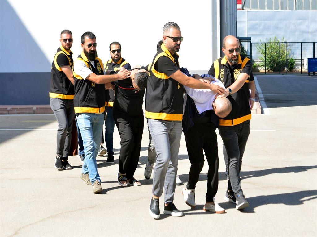 Sokakta gördüğü husumetlisini vurdu; 'beni dövmüştü, görünce dayanamadım'