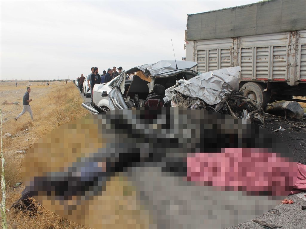 Aksaray'da kamyonla çarpışan otomobildeki 3 kardeş öldü