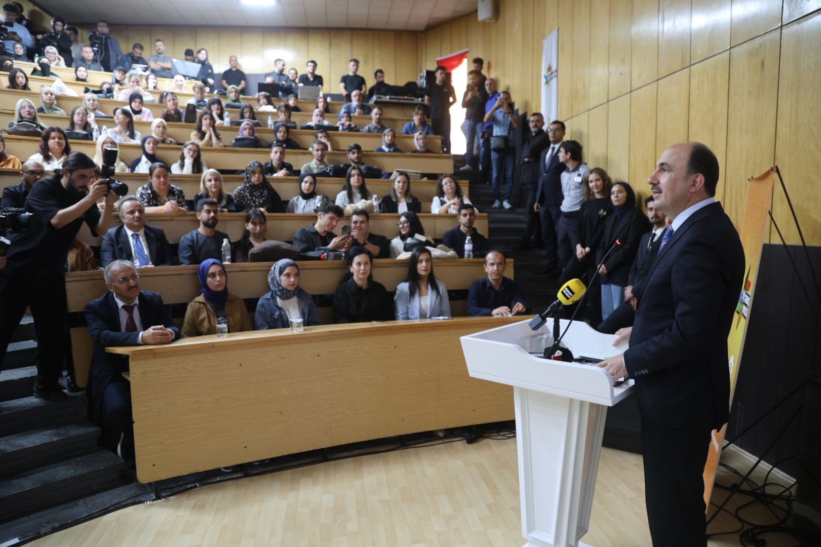 Başkan Altay, Sü Edebiyat Fakültesi öğrencileriyle buluştu