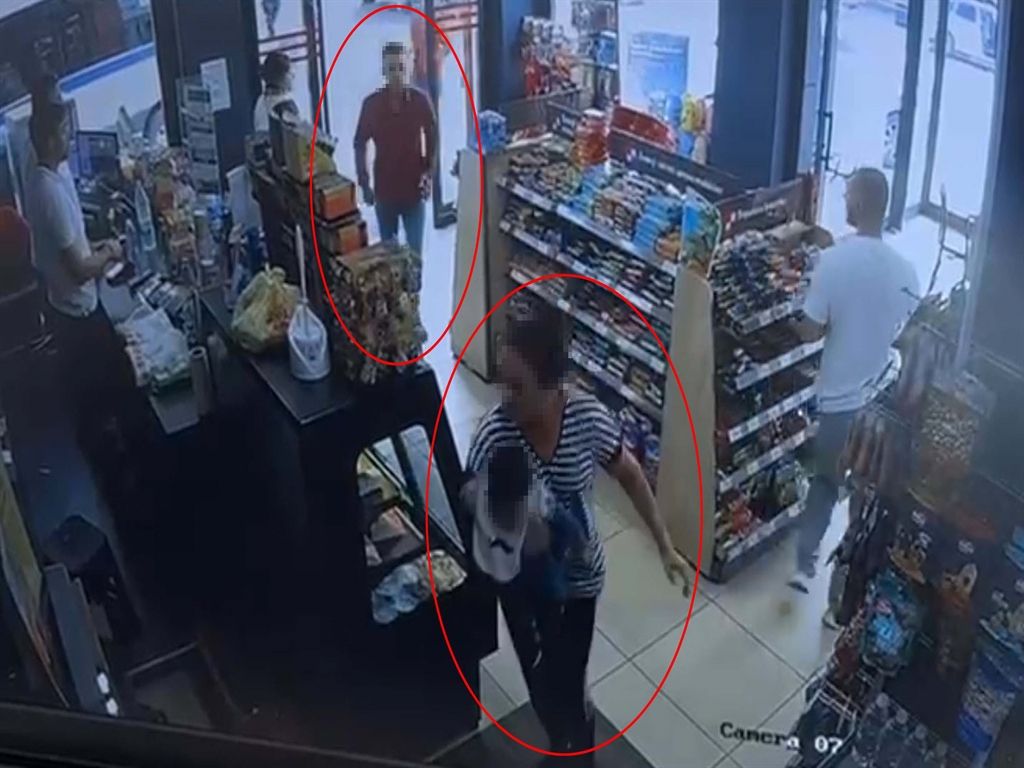  Eski eşi ile onun yanındaki kişiyi bıçaklayıp, kaçtı