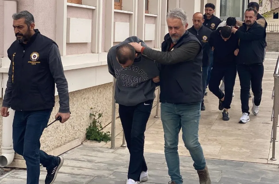 Konya’da alkol fiyatı kanlı bitmişti: Sanıklar hakim karşısına çıktı!