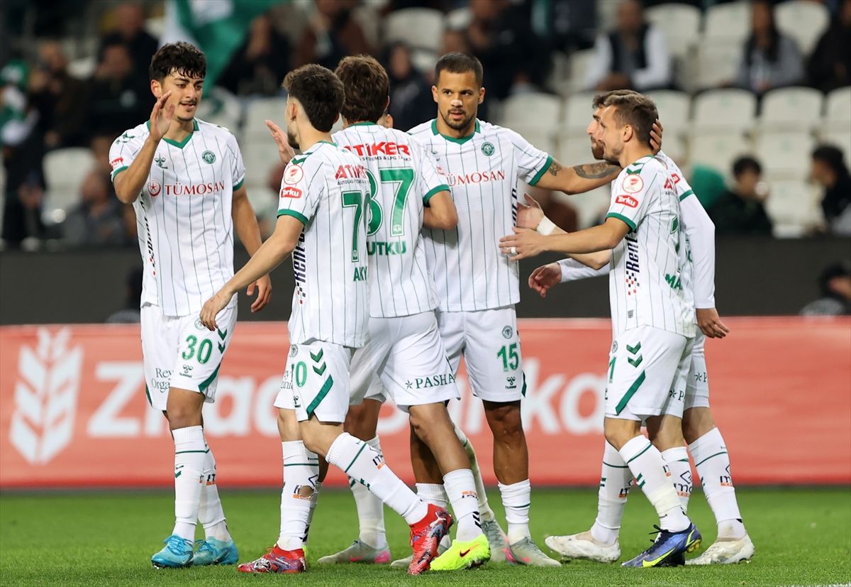 Konyaspor kupada 4 golle turladı