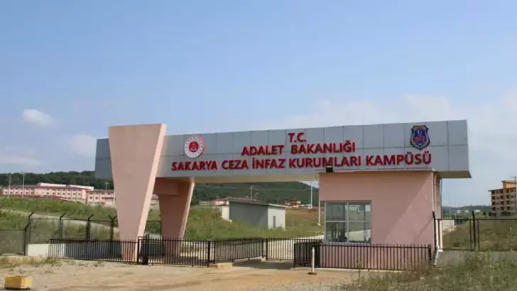 Cezaevinde gıda zehirlenmesi şüphesi; 131 hükümlü hastaneye kaldırıldı