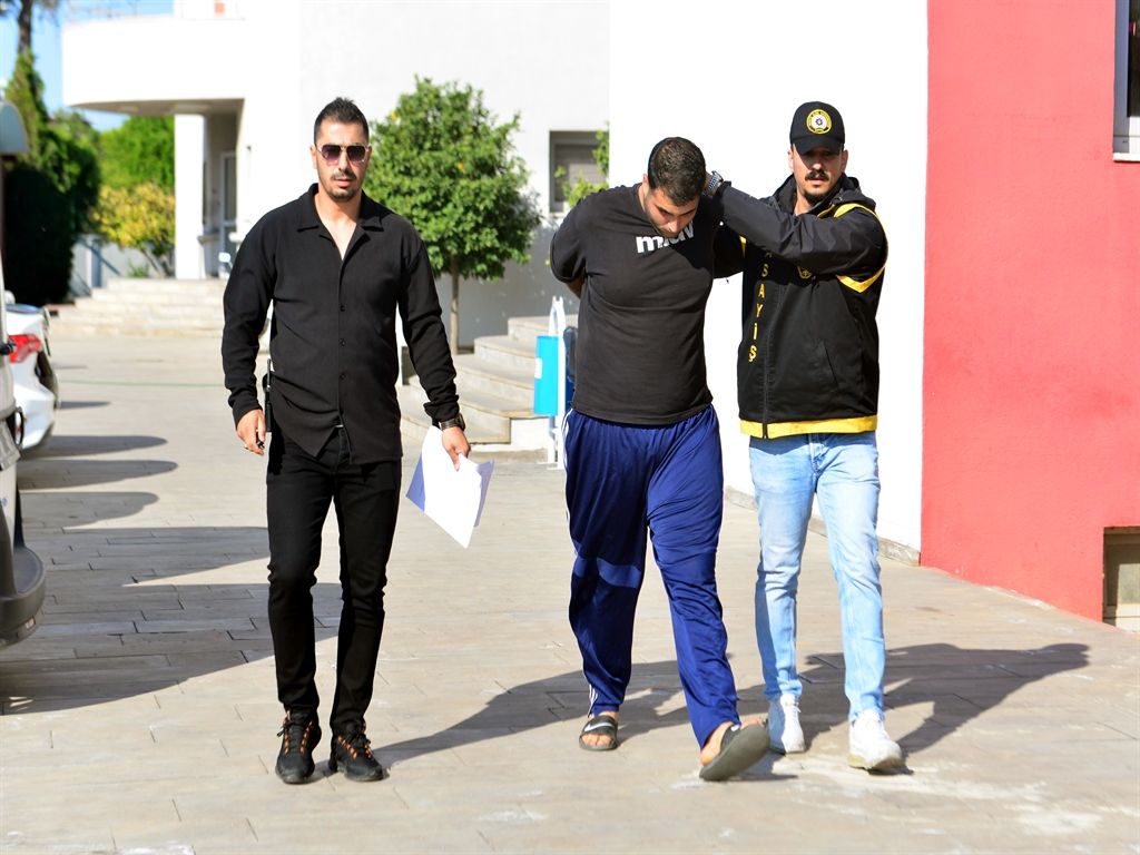 Yasak aşk cinayeti! İç çamaşırıyla kaçarken öldürüldü