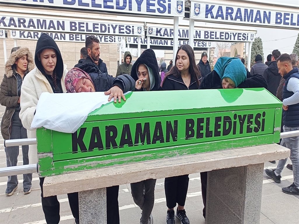 Eve çağırdığı boşanma aşamasındaki eşini boğup, intihar etti 