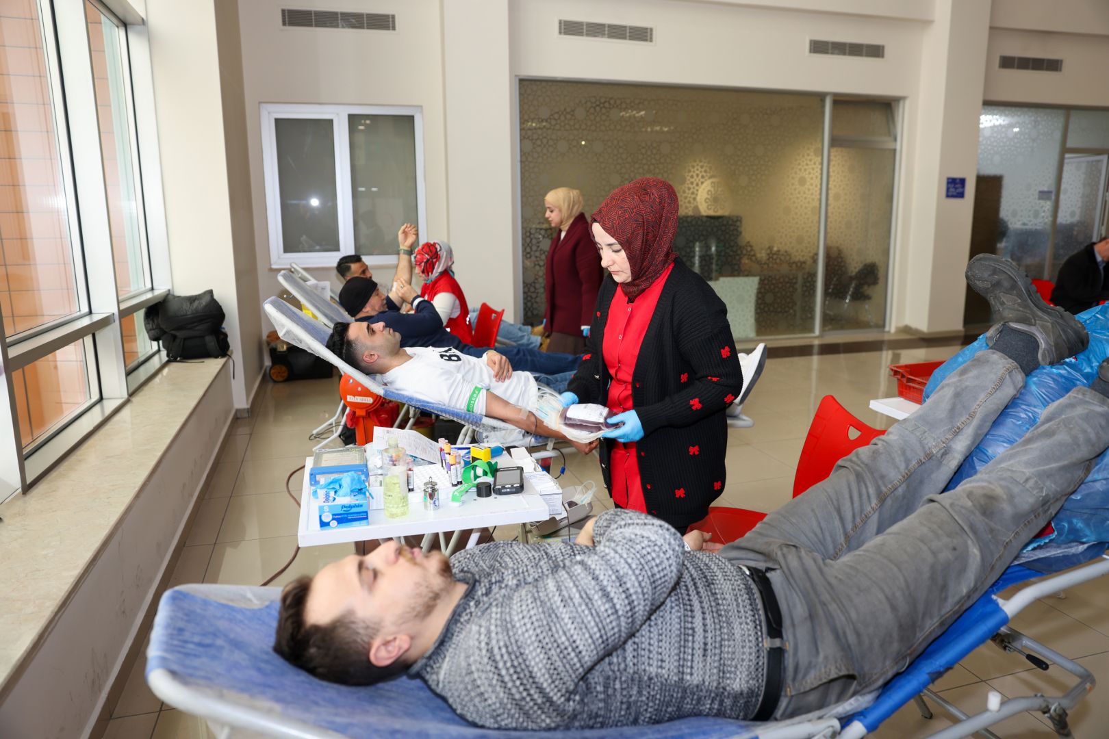 Selçuklu Belediyesi Personeli ve Vatandaşlardan Kan Bağışı Kampanyasına Destek