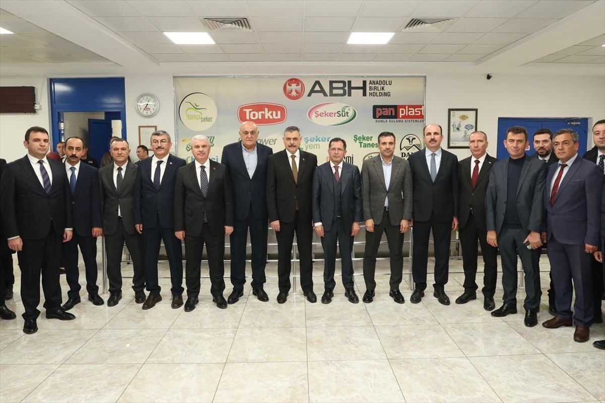 Bakan Çiftçi, Türkiye'nin Üreten Gücü Çumra Şeker Fabrikası'nı Ziyaret Etti