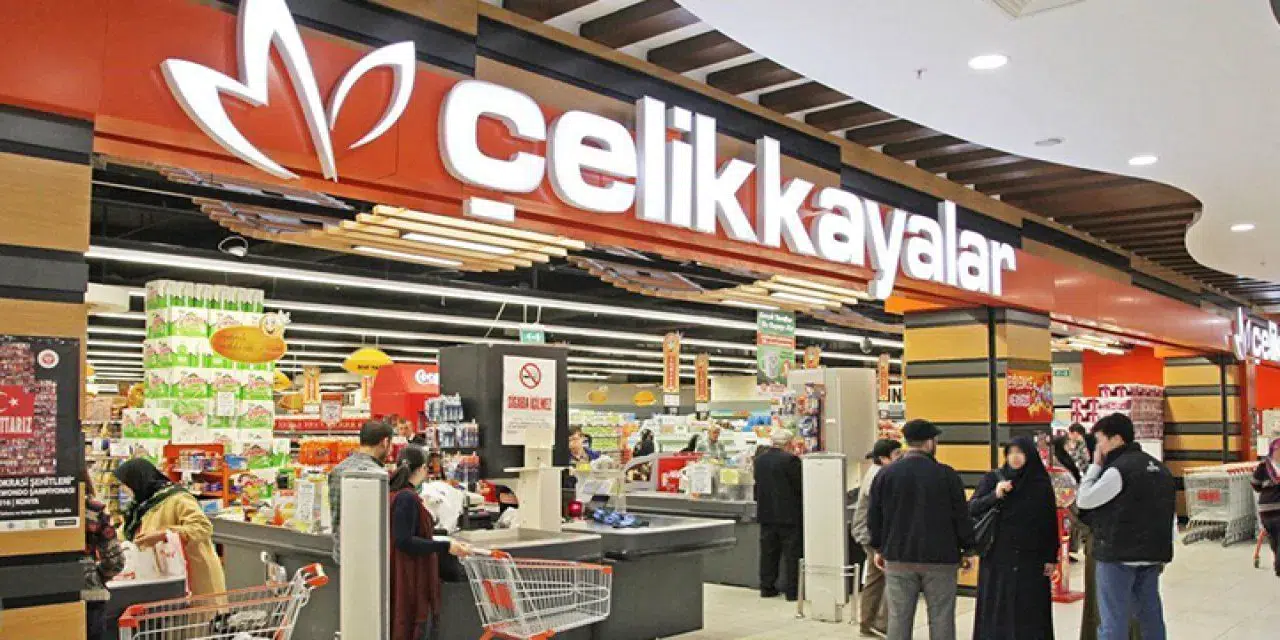 Çelikkayalar'da 1 alana 1 bedeva: Sil Süpür başladı