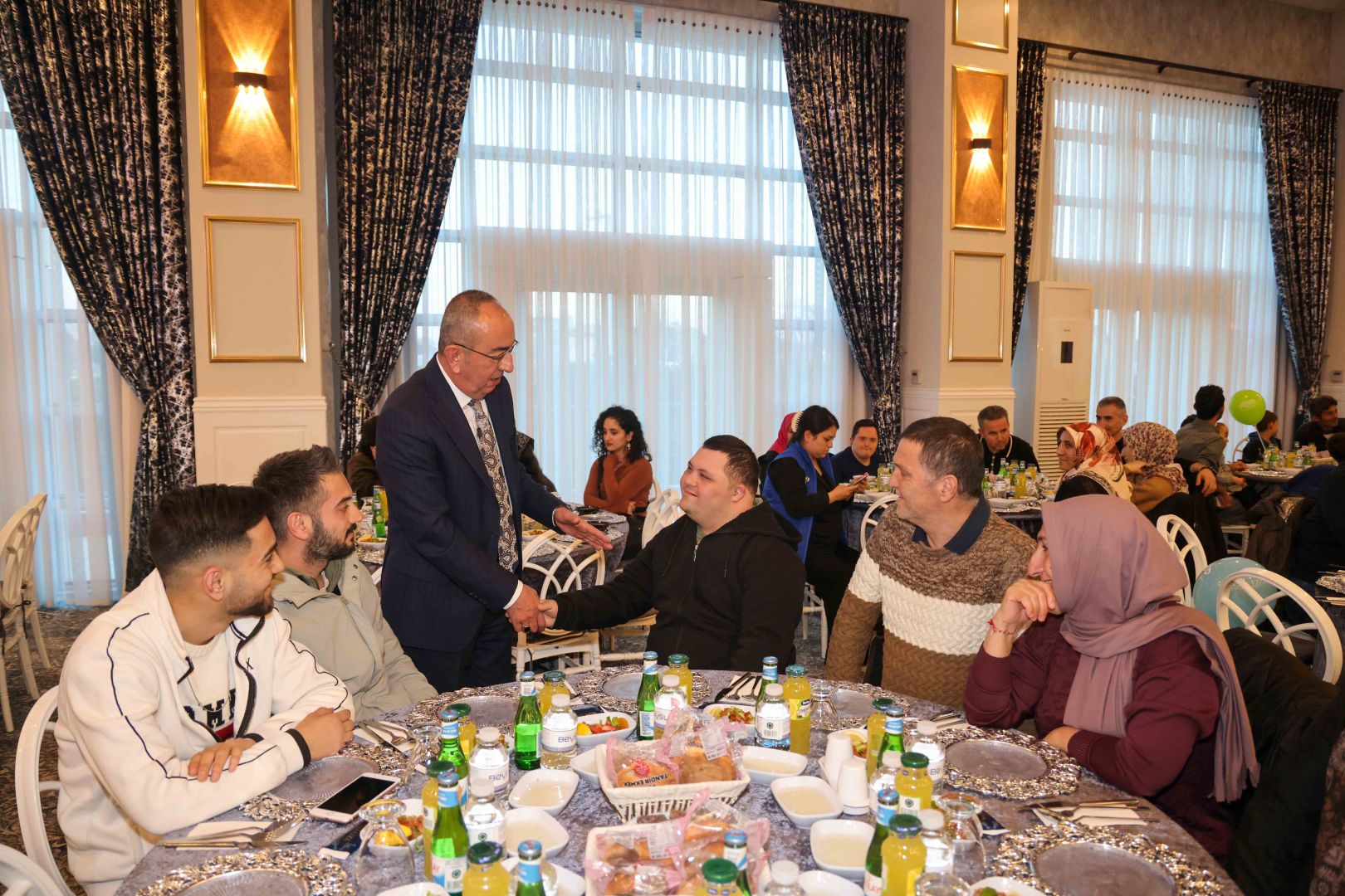 Dosd Meram Ailesi Geleneksel İftar Sofrasında Buluştu 