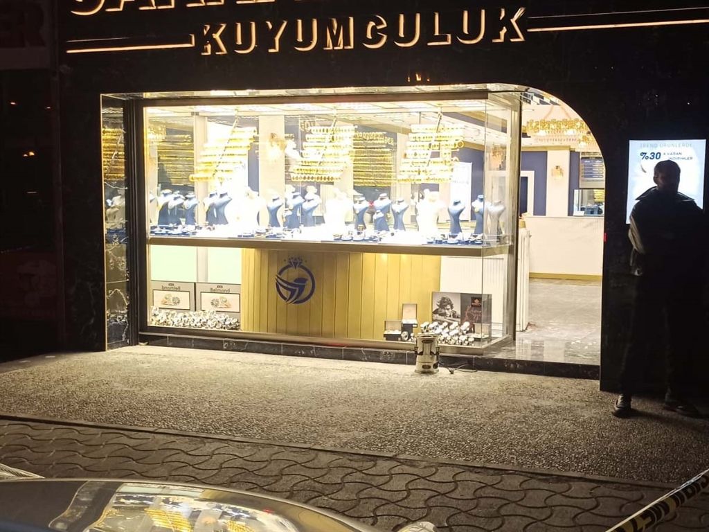 Konya'da maskeli, biber gazlı kuyumcu soygunu: 3 gözaltı