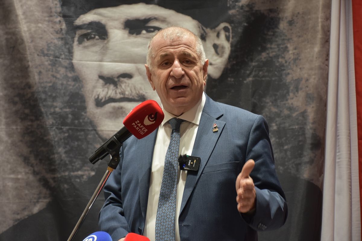 Zafer Partisi Genel Başkanı Özdağ, Konya'da partisinin iftar programına katıldı