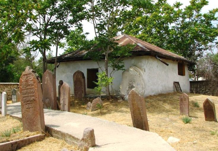 Adı yazılı ama hikayesi kayıp: Konya’daki bu gizemli türbeyi gördünüz mü?