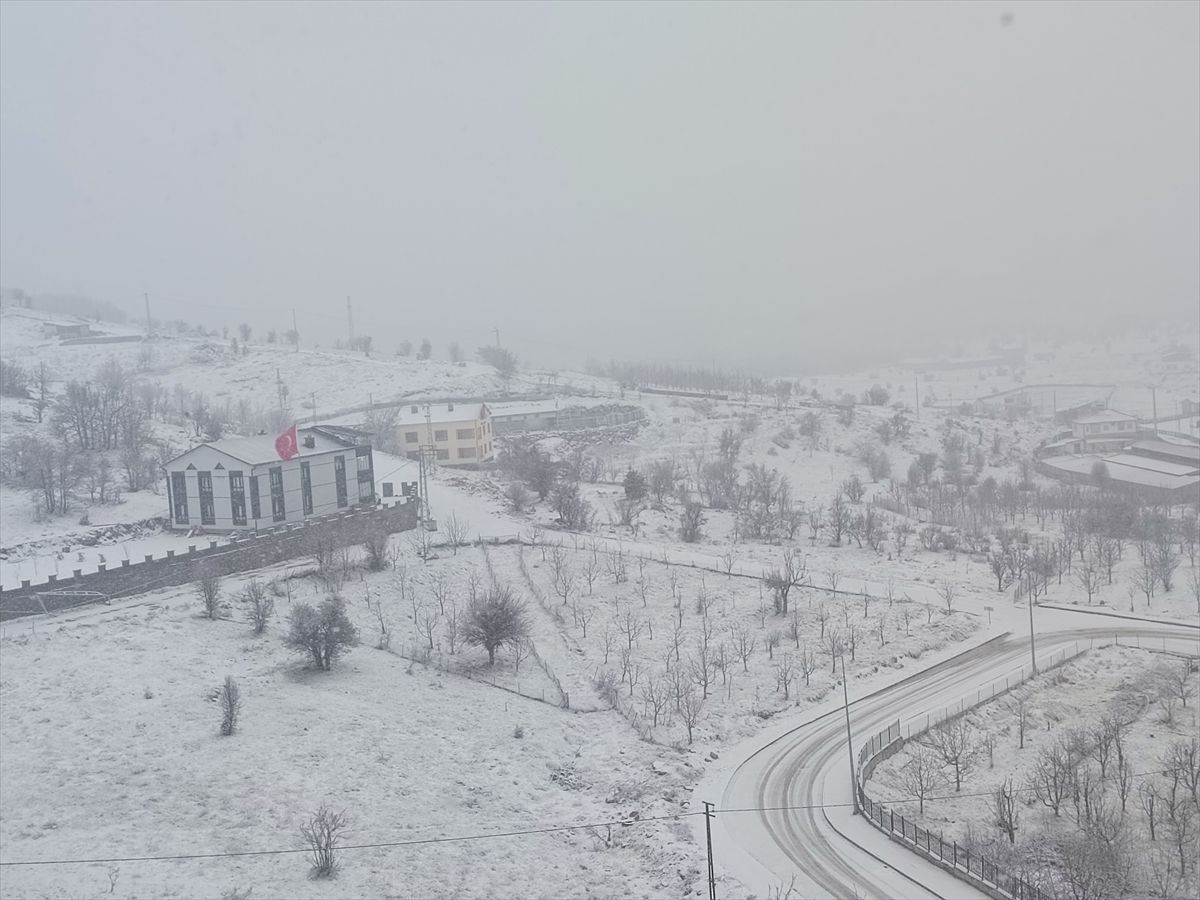 Hadim'de kar etkili oldu