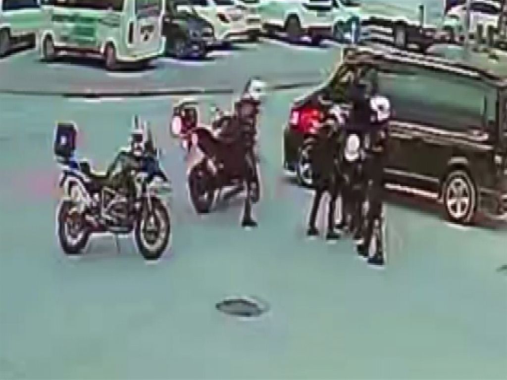 Konya'da Yunus polislerinin trafikte Heimlich manevrası hayat kurtardı