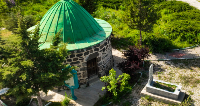 Konya’nın tarihi hazinesi: Karamanoğulları döneminden kalma türbe yenilendi!