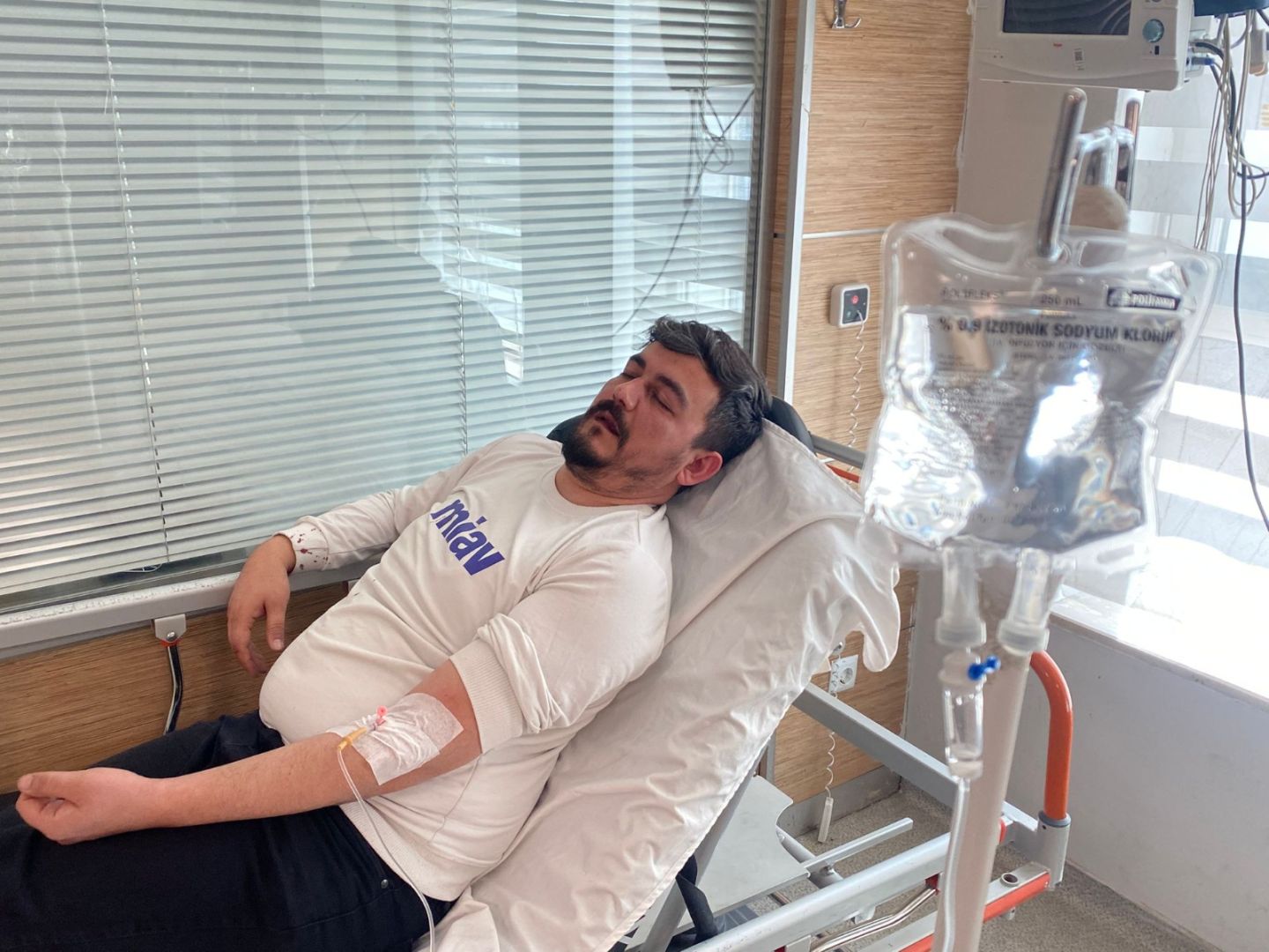 Yer Karaman...Sen misin iş isteyen! Belediyede tekme tokat dövüldü!