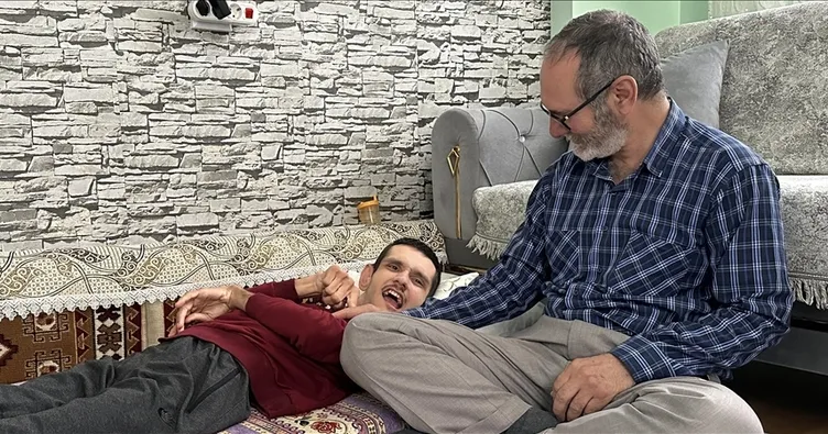 Yer Konya... O görüntüler çok konuşulmuştu: Engelli oğlu için yaptıkları takdir topladı! Pencereden dışarı baksın diye...