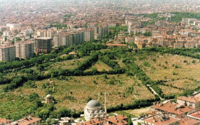 Konya’daki mezarlıkta dikkat çeken iddia: Yıllardır konuşulmaya devam ediyor