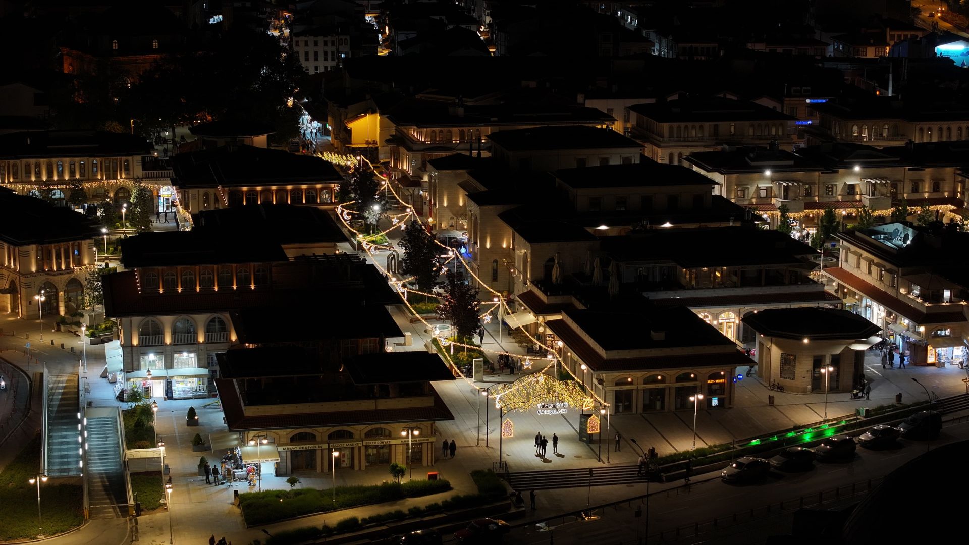 Konya Büyükşehir Kurban Bayramı Coşkusunu Şehir Süslemelerine Yansıttı