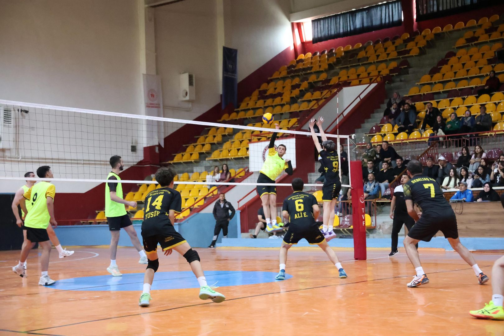 Konya Büyükşehirin Voleybol Turnuvasında 25 İlçede 2.460 Sporcu Heyecana Ortak Oluyor 