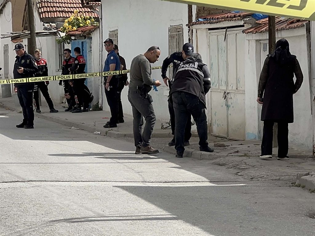 Konya'da kan donduran olay! Tartıştığı çocuğu başından tabancayla vurdu