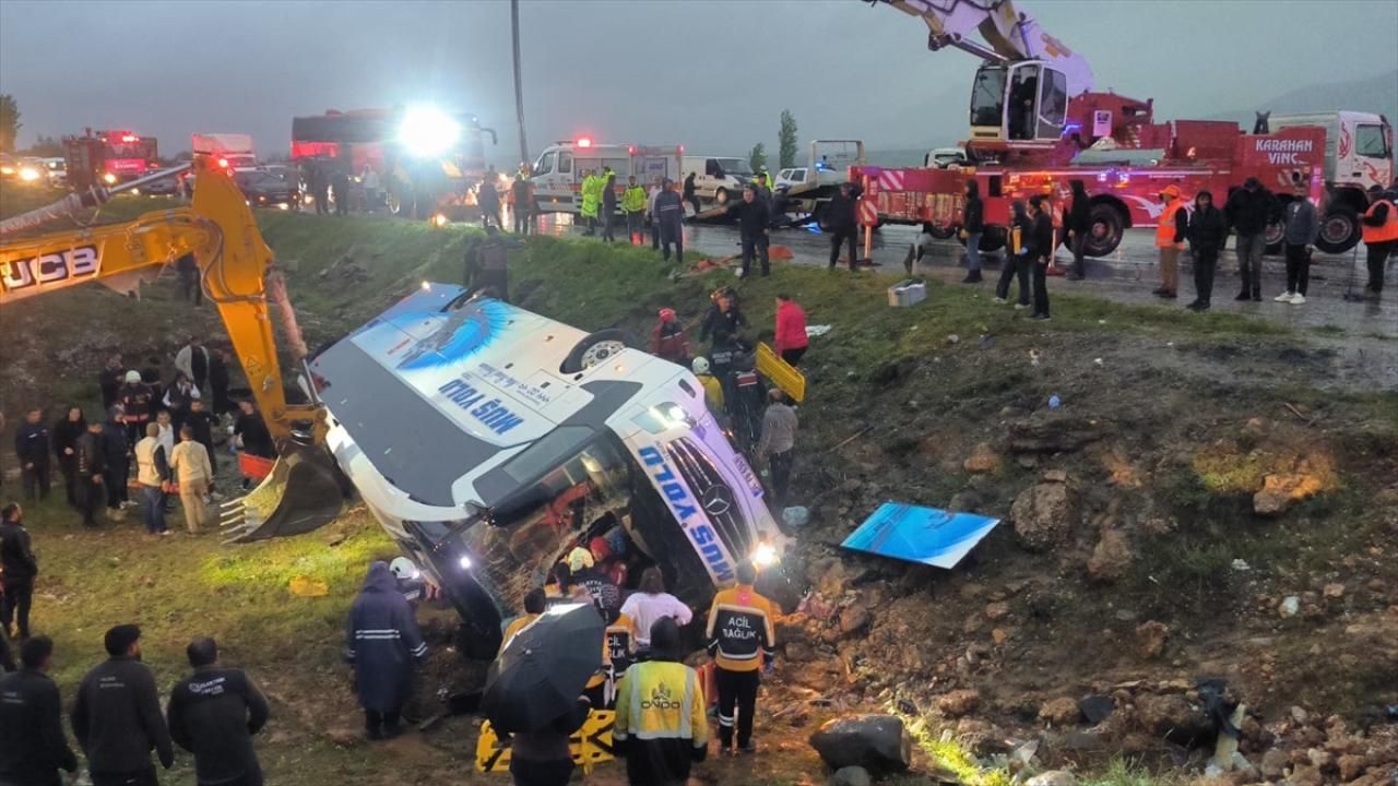 Malatya'da otobüs devrildi: 4 ölü, 40 yaralı