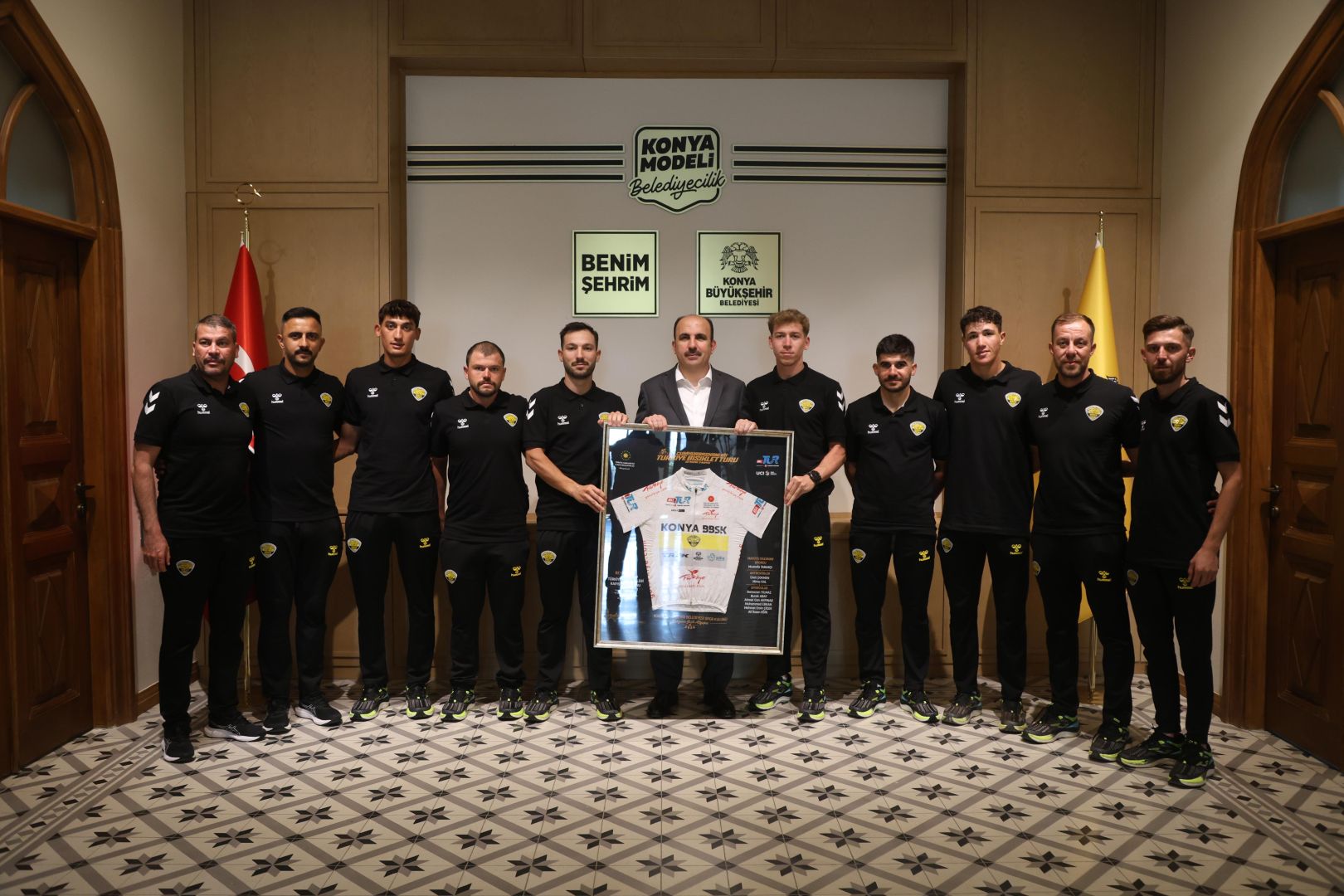 Konya Büyükşehir Belediyespor’dan Başkan Altay’a "Beyaz Mayo" Ziyareti