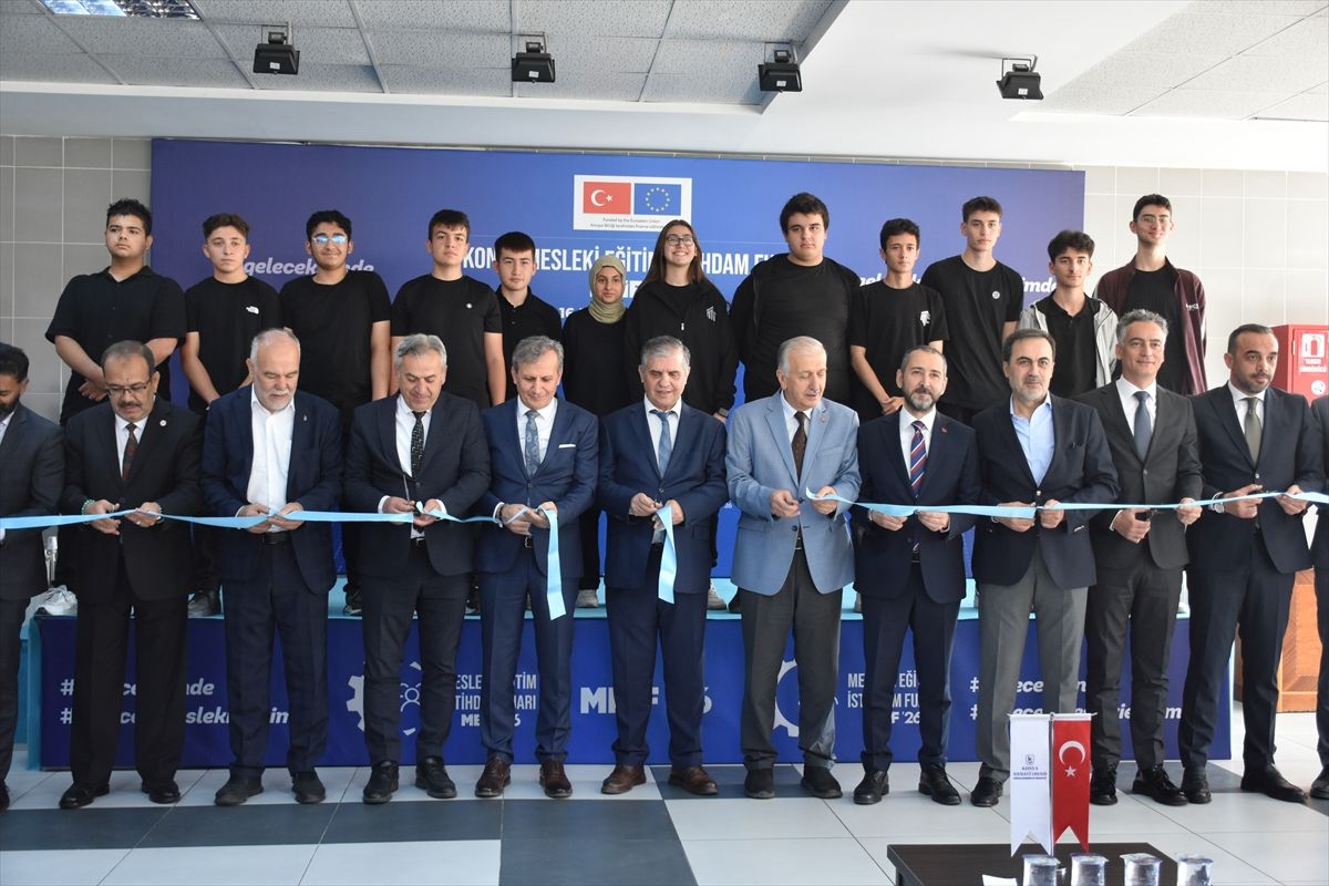 Konya'da iş dünyası ile öğrencileri buluşturacak fuar kapılarını açtı