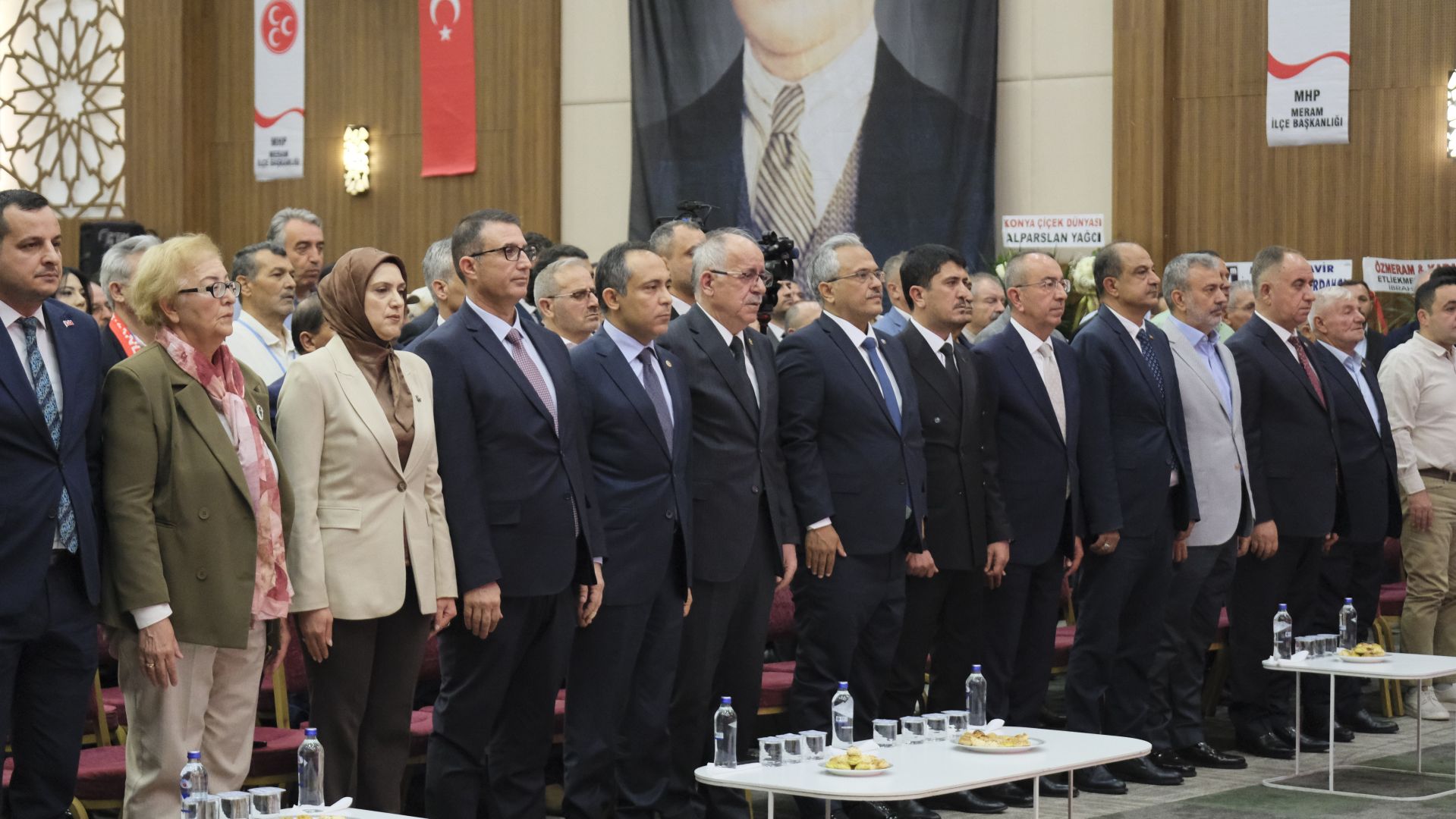 MHP  Meram’da Coşkulu Kongre: Mahmut Yaman Güven Tazeledi