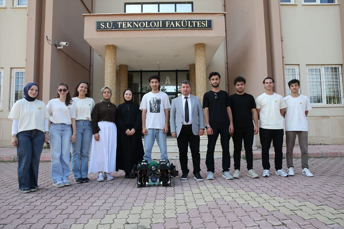 Üniversite öğrencilerinin geliştirdiği su altı aracı, Çin'de düzenlenen uluslararası yarışmada birinci oldu